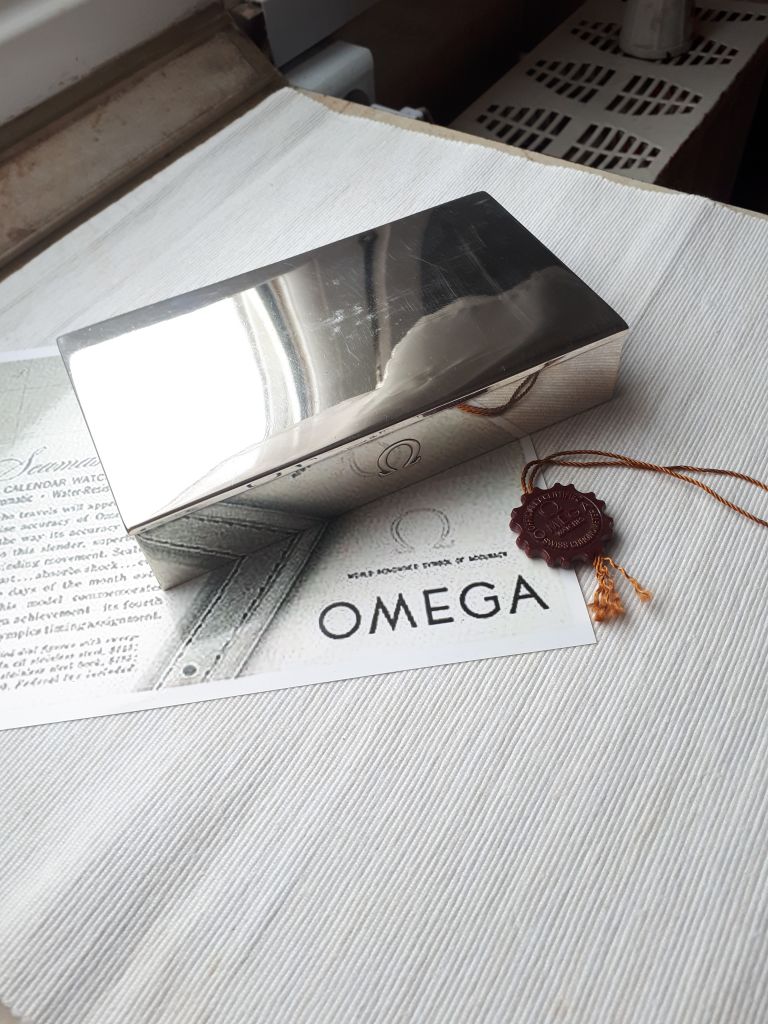 Omega-box