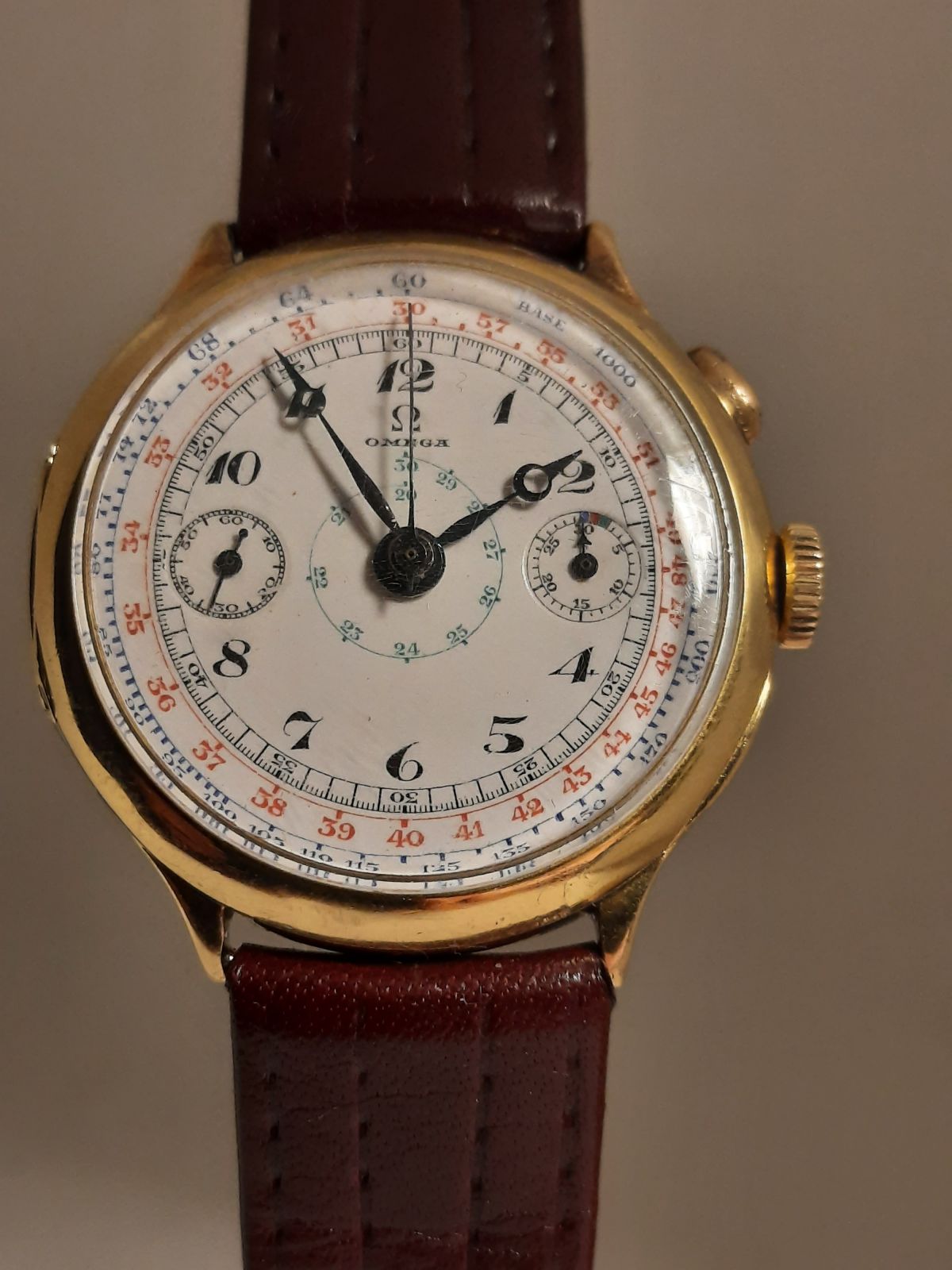 Omega-Chronograph-cal 33.3 CHRO-1939-18k