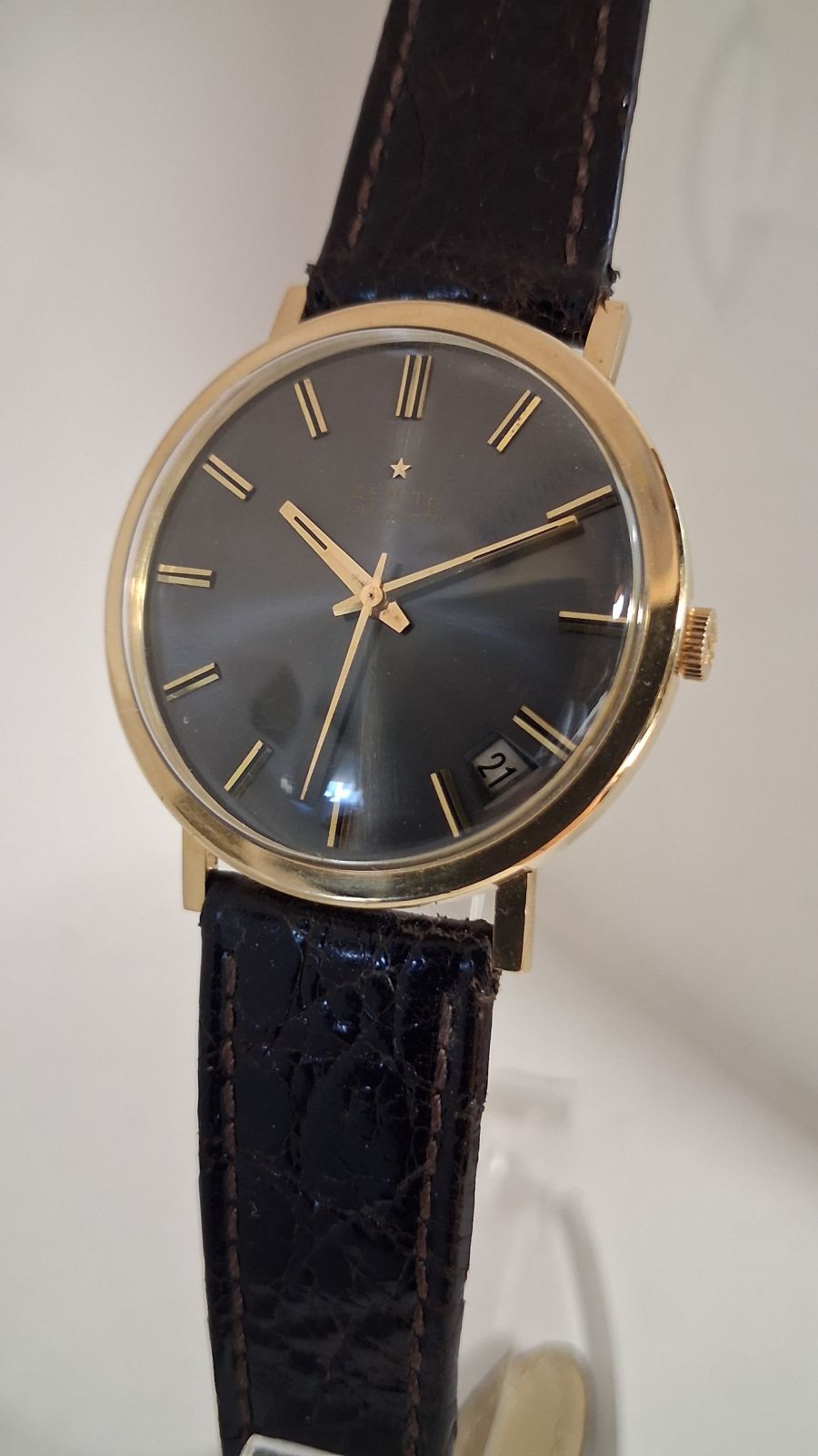 Zenith-cal 2542PC-1965-18k gold
