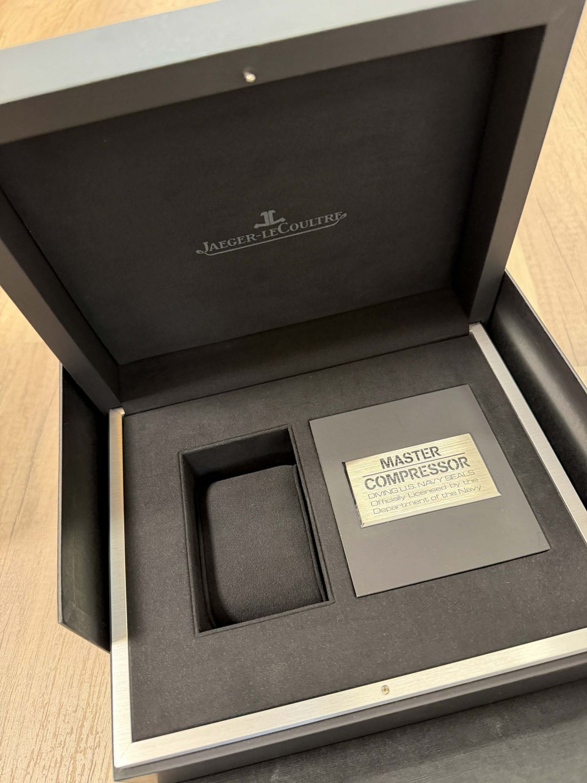 Jaeger LeCoultre Master Compressor Chronograph Navy Seals Rose Gold Limited full watch  box