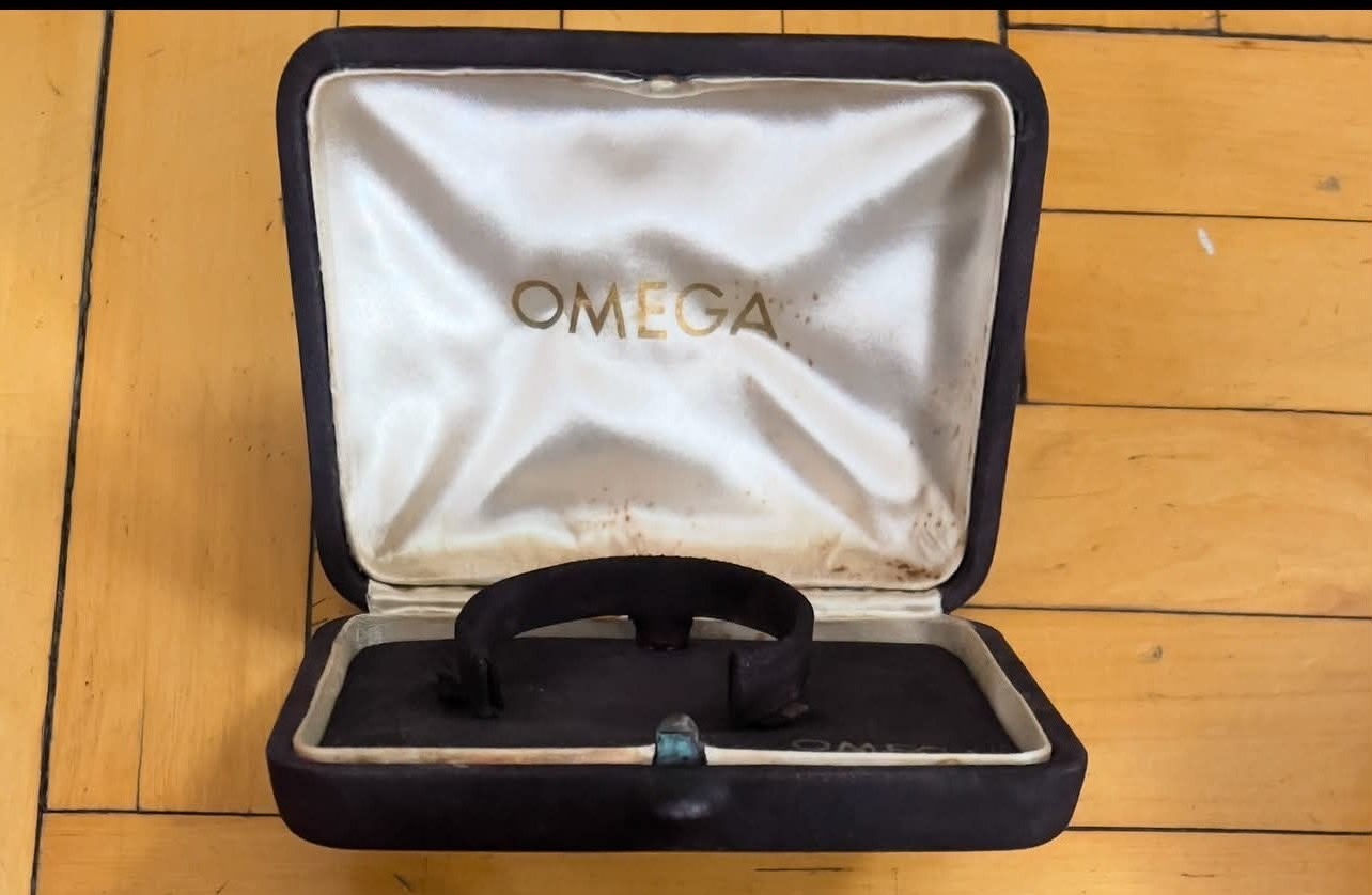 Omega vintage black box 1959